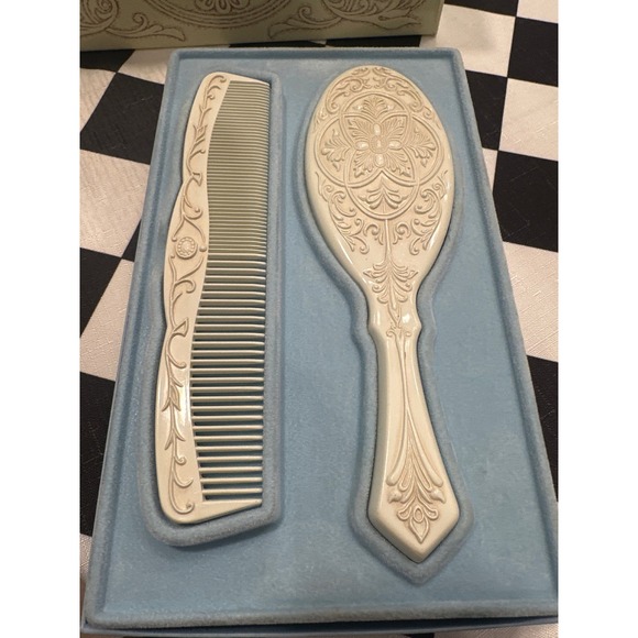 Avon Past and Present Brush and Comb Set Vintage Ornate Design Gift Boxed vanity - Picture 2 of 5